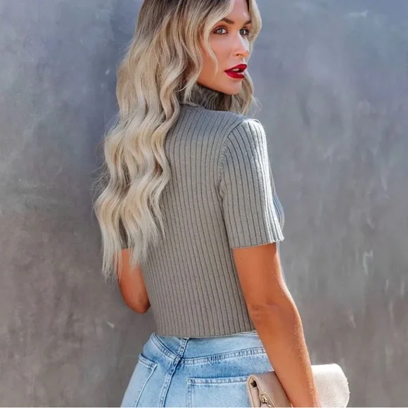 Janice Ribbed Turtle Neck Top - Picture 3 of 3